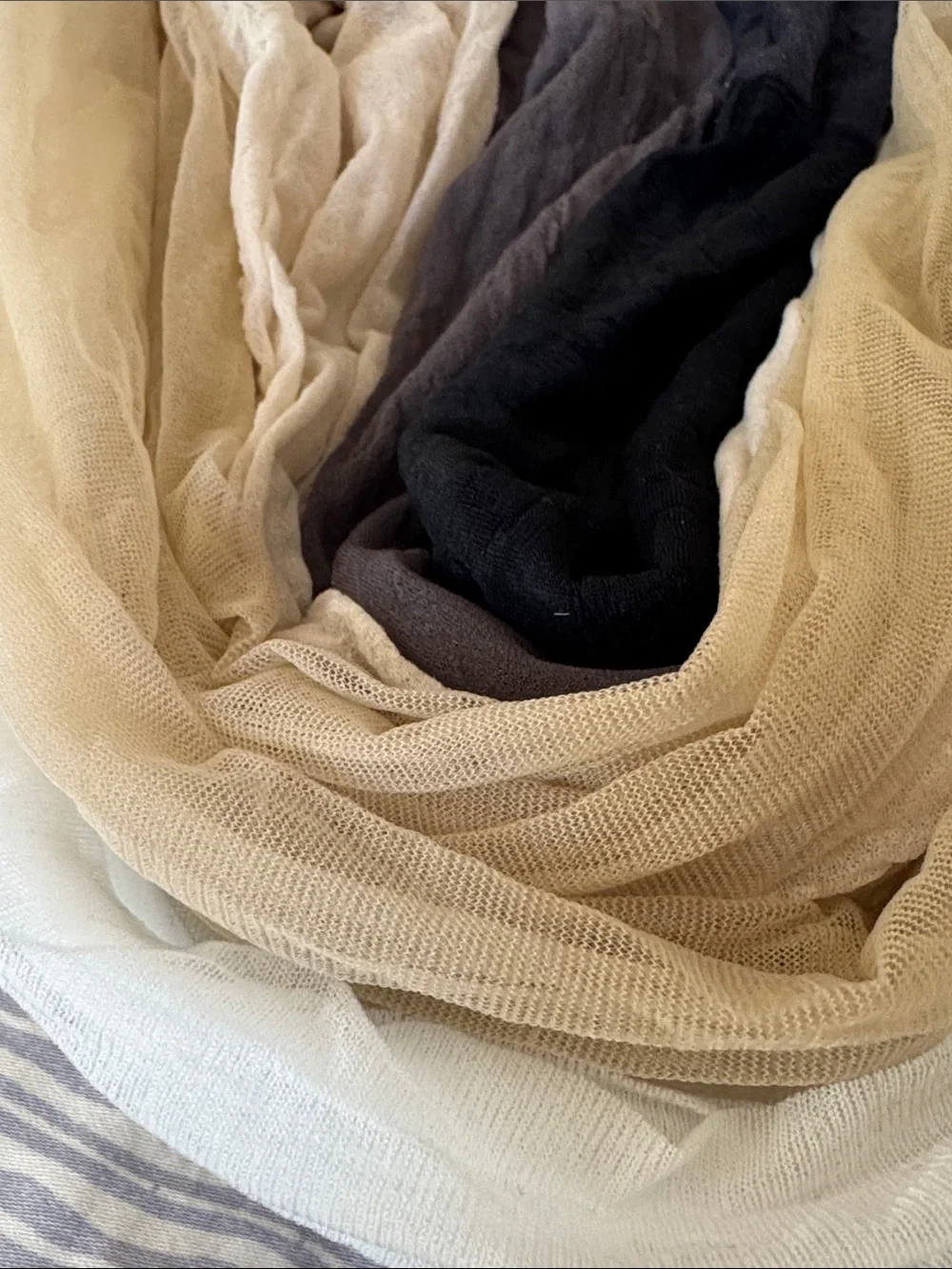 Pre-owned sheer assorted pantyhose